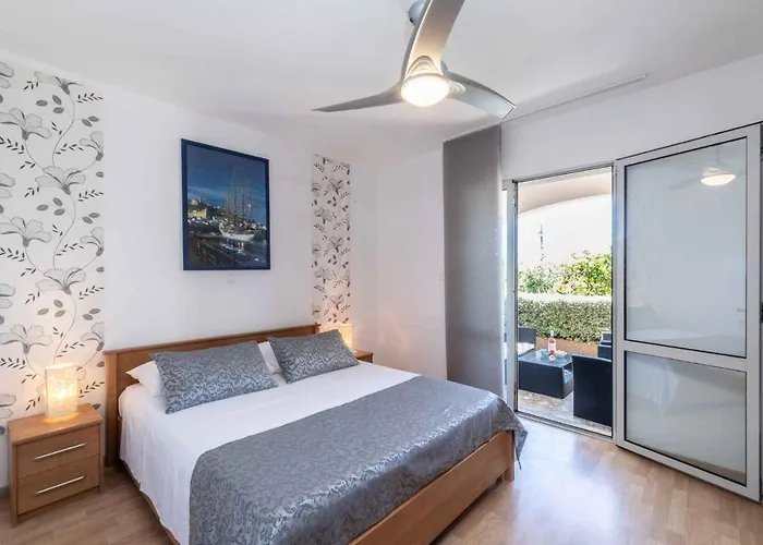 Апартаменты In - Insel Korcula 6372 *